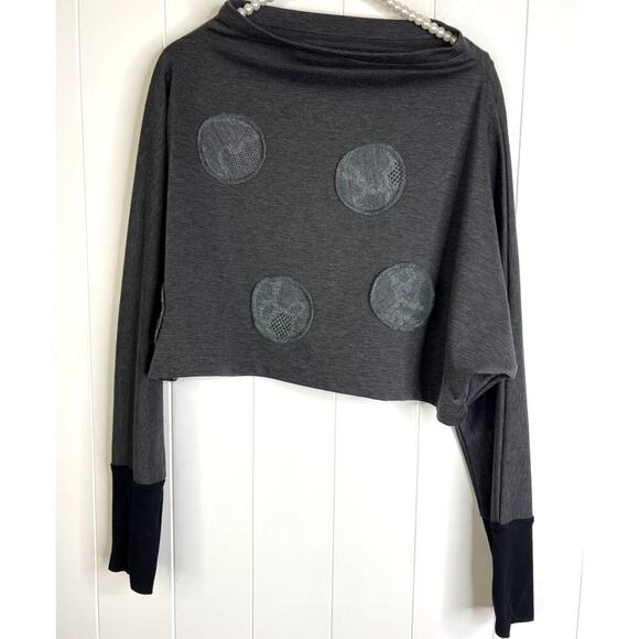 Avivit Yizhar Shirt Cropped Dolman Sleeve Shrug Boho Artsy Mock Neck Lace Detail - Picture 1 of 7